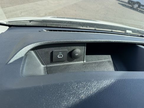 Used 2025 Ford Transit 250 148 Medium Roof image 22