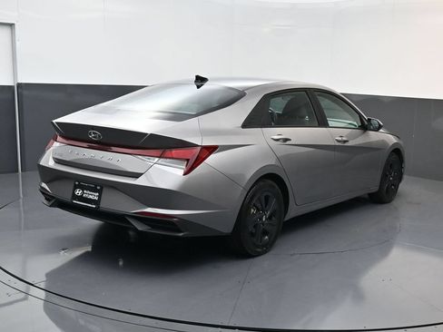 Certified 2023 Hyundai Elantra SEL FWD image 3