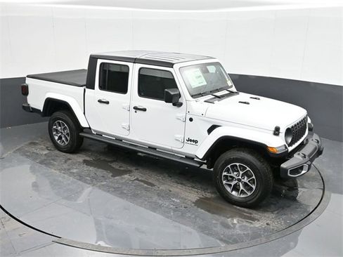 Used 2024 Jeep Gladiator Sport image 30