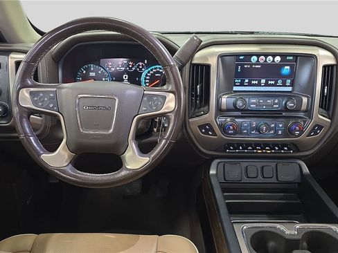 Used 2018 GMC Sierra 1500 Denali w/ Denali Ultimate Package AWD/4WD image 9