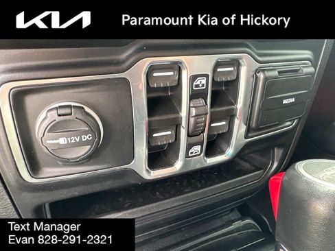 Used 2023 Jeep Gladiator Overland w/ LED Lighting Group AWD/4WD image 26