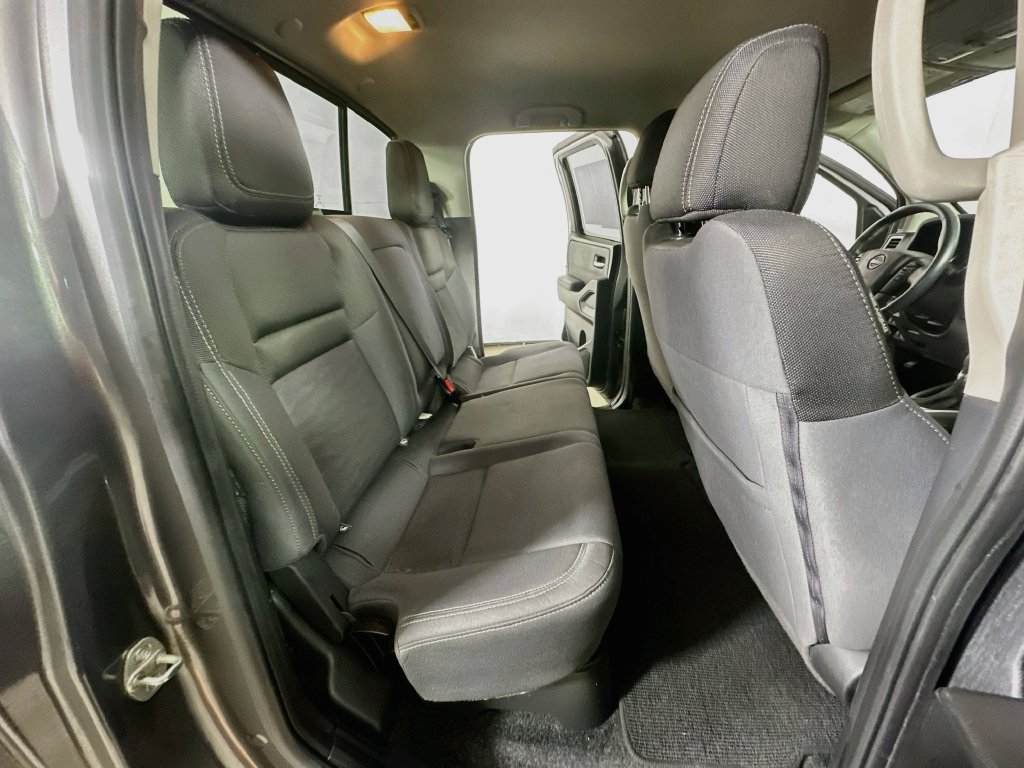 Used 2023 Nissan Frontier SV w/ SV Convenience Package AWD/4WD image 12