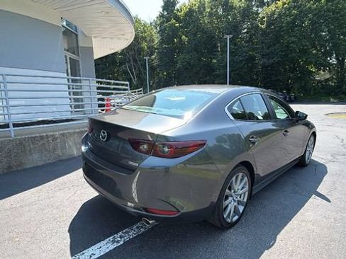 Used 2023 MAZDA MAZDA3 s FWD image 5