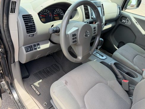 Used 2021 Nissan Frontier SV AWD/4WD image 14