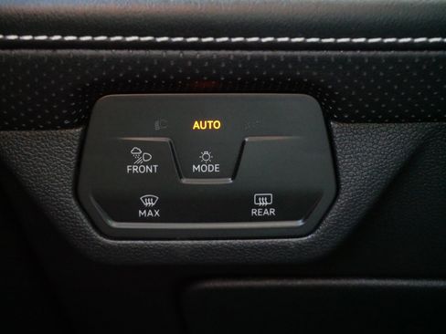 Used 2024 Volkswagen Atlas SEL AWD/4WD image 27