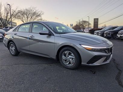 New 2026 Hyundai Elantra SE