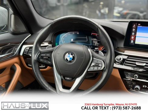 Used 2022 BMW 530i xDrive w/ Premium Package image 35