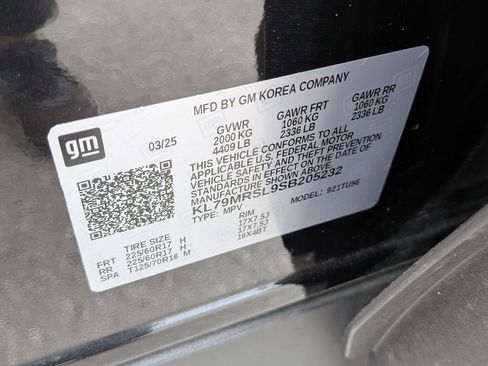 Used 2025 Chevrolet TrailBlazer LT AWD/4WD image 31