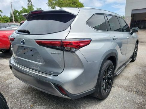 Used 2023 Toyota Highlander Platinum image 5