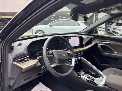 Certified 2025 Audi Q5 Premium w/ Convenience Package AWD/4WD image 12