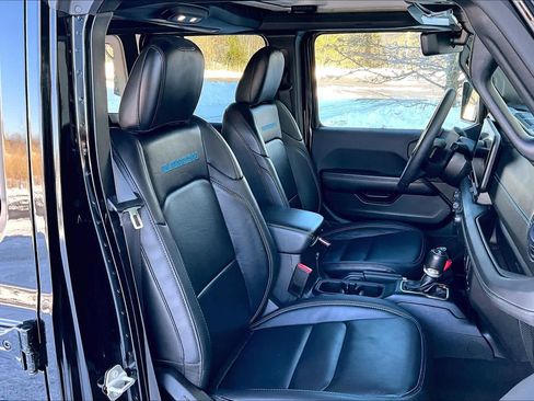 Used 2024 Jeep Wrangler Unlimited Rubicon 4xe image 8