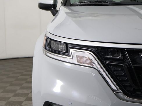 Used 2024 Kia Carnival EX image 14