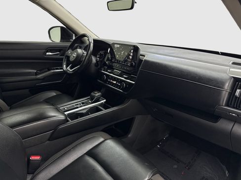 Used 2023 Nissan Pathfinder SL FWD image 43