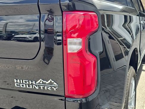 Certified 2025 Chevrolet Silverado 1500 High Country AWD/4WD image 8