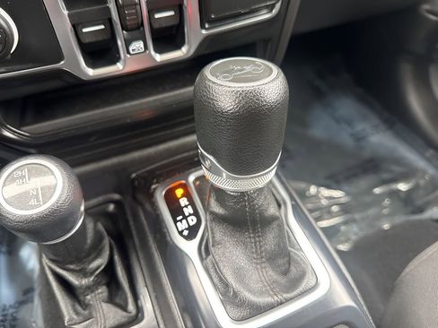 Used 2019 Jeep Wrangler Unlimited Sport S image 15