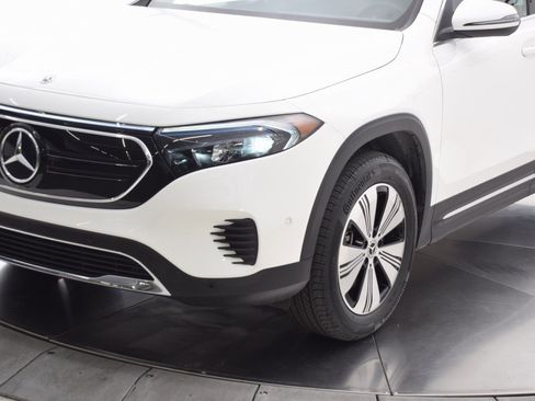 Certified 2023 Mercedes-Benz EQB 300 4MATIC image 10