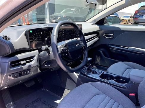 Used 2025 Kia K4 EX FWD image 11