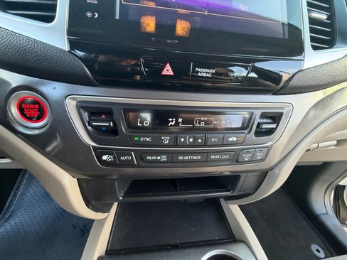 Used 2017 Honda Pilot EX image 12