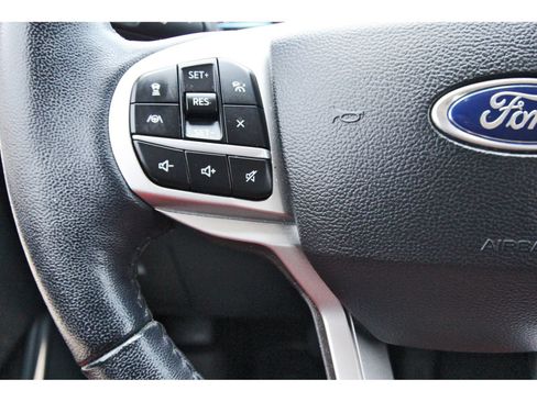 Used 2022 Ford Explorer XLT w/ Equipment Group 202A RWD image 19