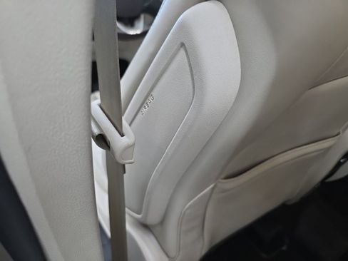 Used 2019 Lincoln MKC Select w/ Select Plus Package AWD/4WD image 34