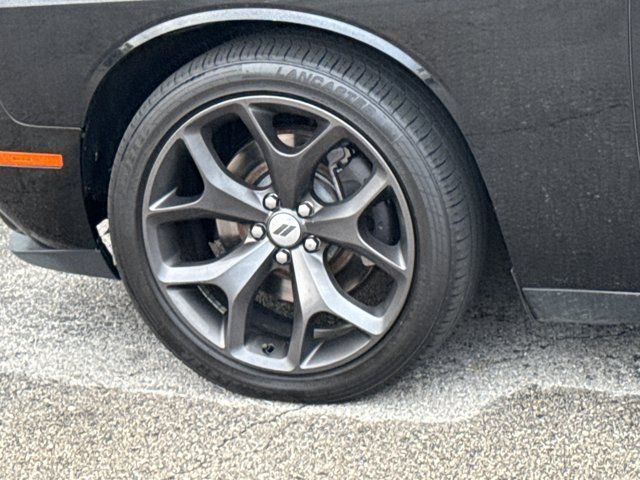 Used 2018 Dodge Challenger SXT Plus RWD image 5