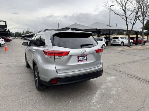 Used 2018 Toyota Highlander Plus AWD/4WD image 5