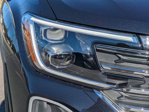 New 2026 Volkswagen Atlas SE FWD image 10