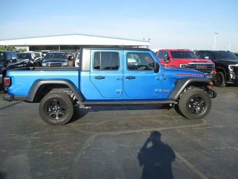 Used 2023 Jeep Gladiator Mojave w/ Cold Weather Group image 4