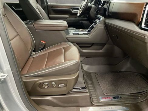 Used 2025 GMC Sierra 3500 Denali w/ Denali Reserve Package image 23