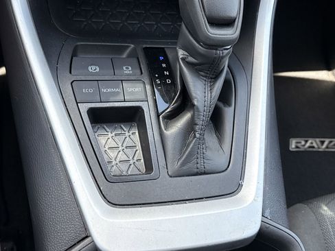 Used 2024 Toyota RAV4 XLE image 27