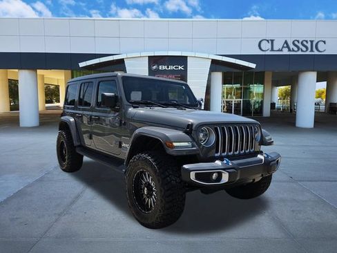 Used 2022 Jeep Wrangler Unlimited Sahara w/ Cold Weather Group AWD/4WD image 1
