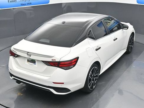 Used 2025 Nissan Sentra SR FWD image 25