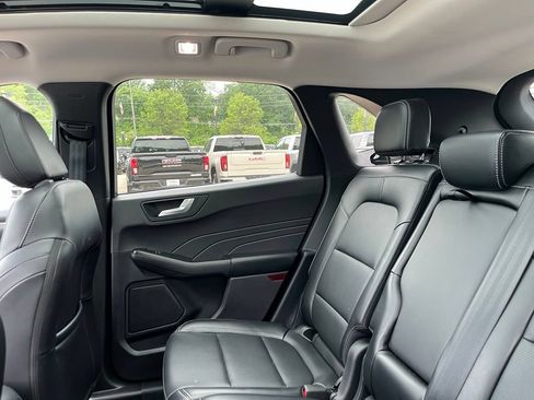 Used 2025 Ford Escape Platinum AWD/4WD image 17