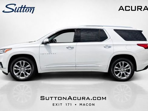 Used 2021 Chevrolet Traverse High Country FWD image 2