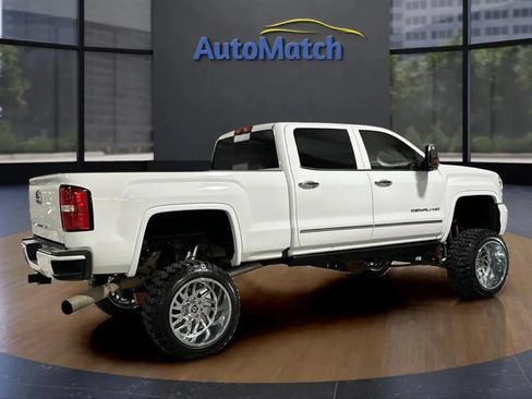 Used 2016 GMC Sierra 2500 Denali w/ Duramax Plus Package AWD/4WD image 10