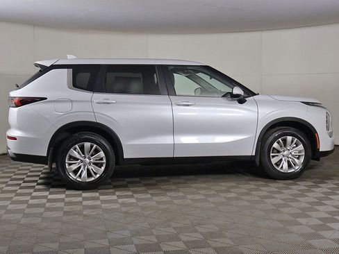 New 2026 Mitsubishi Outlander ES AWD/4WD image 17