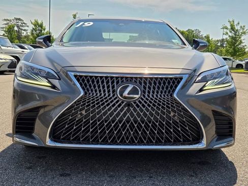Used 2019 Lexus LS 500 w/ Accessory Package (Z2) RWD image 8