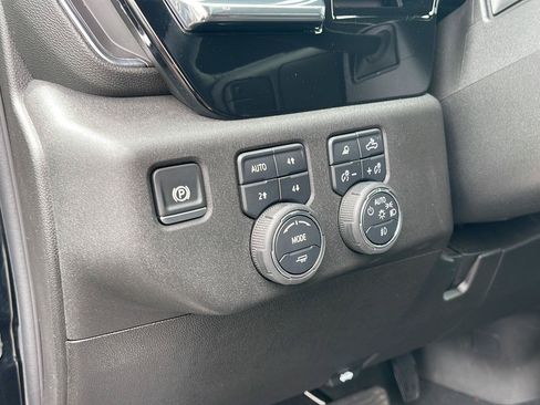 Used 2025 Chevrolet Silverado 3500 LTZ AWD/4WD image 17