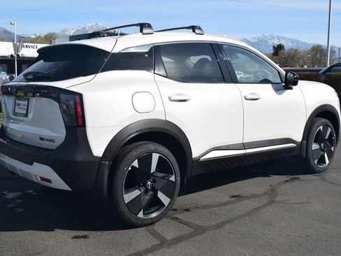 New 2026 Nissan Kicks SR w/ Cold Weather Package AWD/4WD image 7