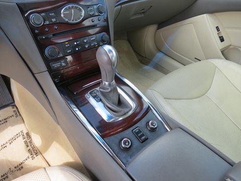 Used 2010 INFINITI G37 x w/ Premium Pkg image 23