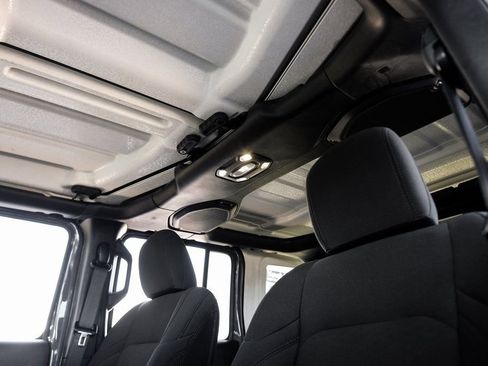 Used 2021 Jeep Wrangler Unlimited Sport image 41