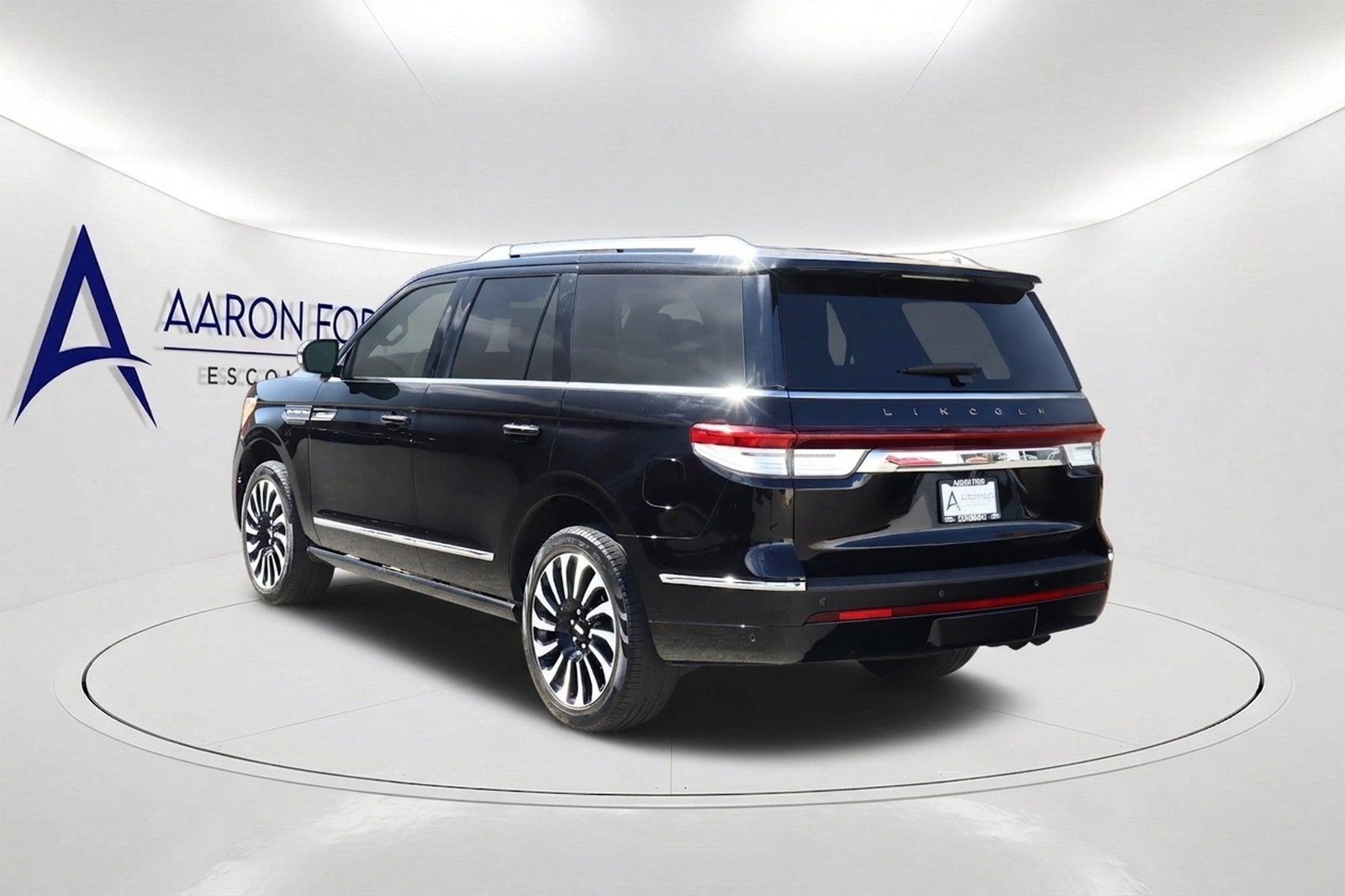 Used 2023 Lincoln Navigator Black Label AWD/4WD image 7