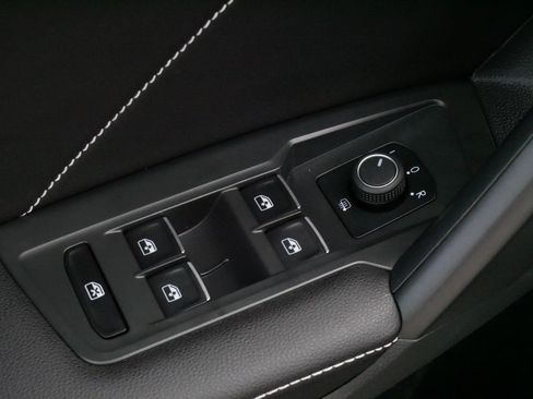 Certified 2024 Volkswagen Tiguan SE AWD/4WD image 19