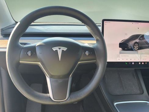Used 2023 Tesla Model Y Long Range image 21