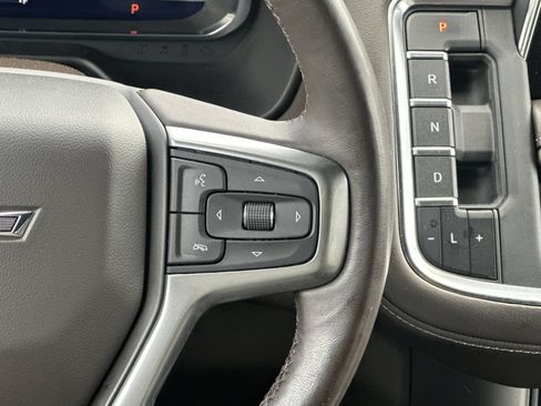 Used 2022 Chevrolet Tahoe Z71 w/ Luxury Package AWD/4WD image 21