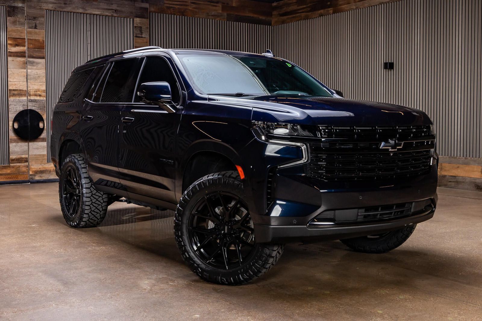 Used 2024 Chevrolet Tahoe RST w/ Luxury Package AWD/4WD image 1