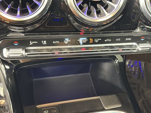 Certified 2022 Mercedes-Benz A 220 4MATIC image 21