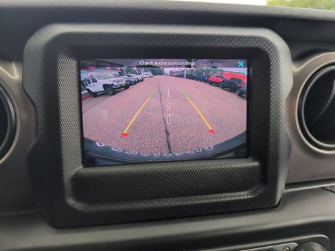 Used 2020 Jeep Wrangler Unlimited Sport AWD/4WD image 22