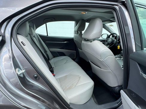 Used 2023 Toyota Camry SE image 10