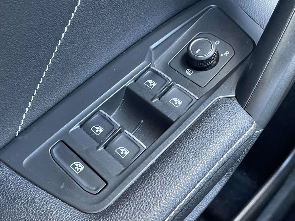Certified 2022 Volkswagen Tiguan SE FWD image 20
